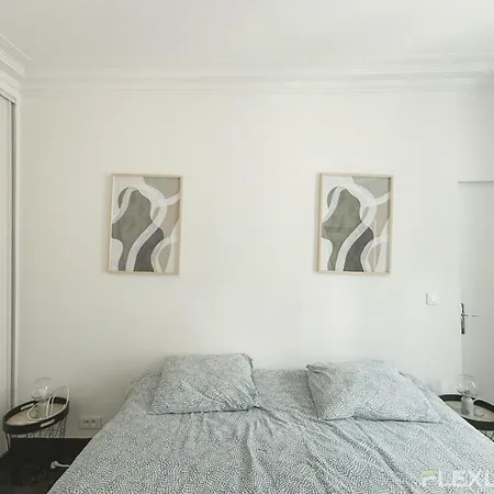 Апартаменты Elegant 2-bedroom In The Heart Of Paris' 8th Arrondissement Париж