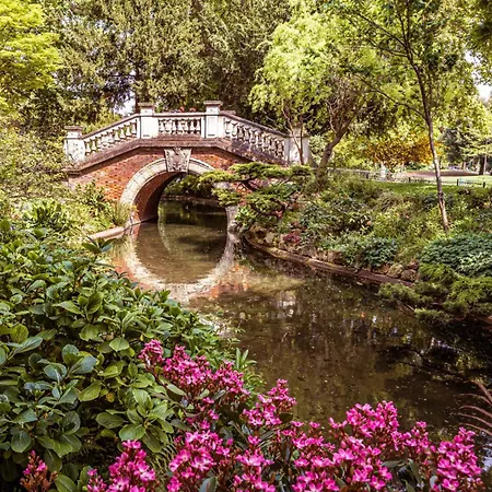 Апартаменты Elegant 2-bedroom In The Heart Of Paris' 8th Arrondissement *